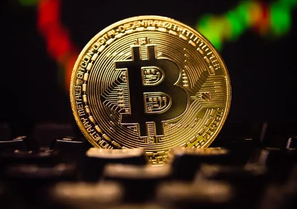 比特币较峰值腰斩32%！2026年BTC走向何方