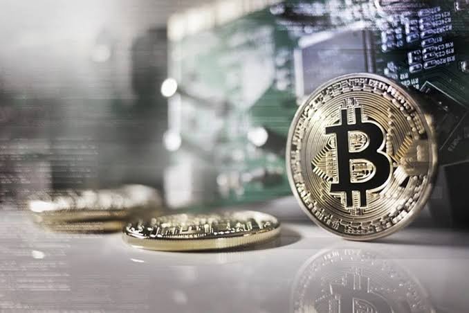 BTC当前盘整蓄势，技术形态释放看涨信号，短期有望向10万美元发起挑战
