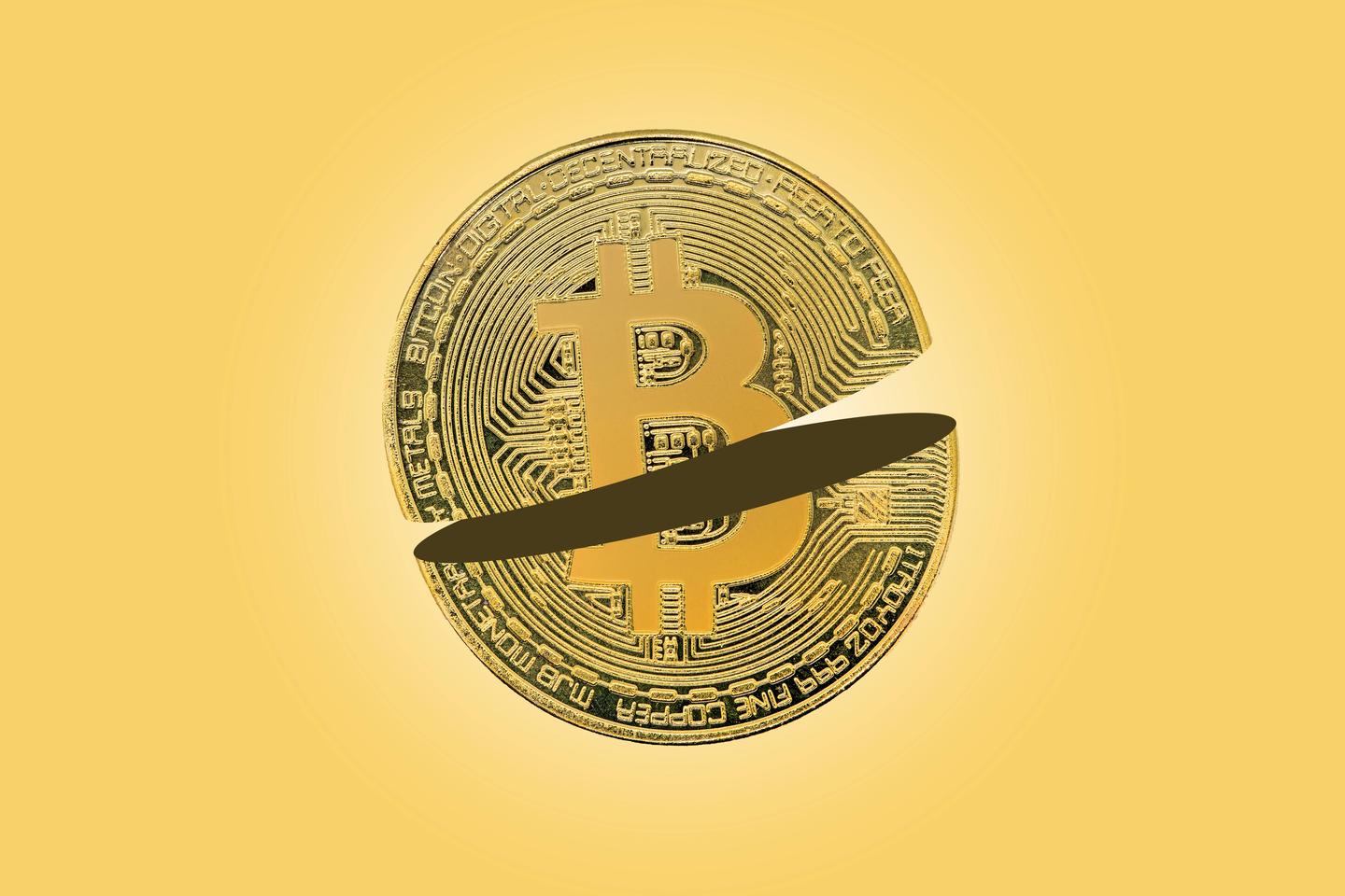 比特币连破三条成本线，减半周期新高还有多远？