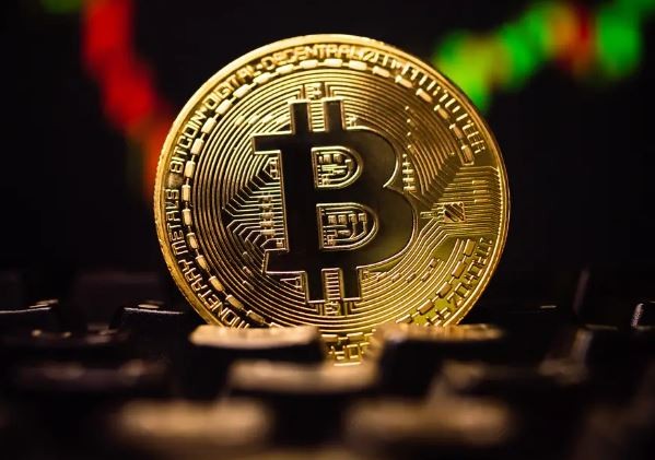比特币行情分析：较峰值腰斩32%，2026年BTC何去何从？